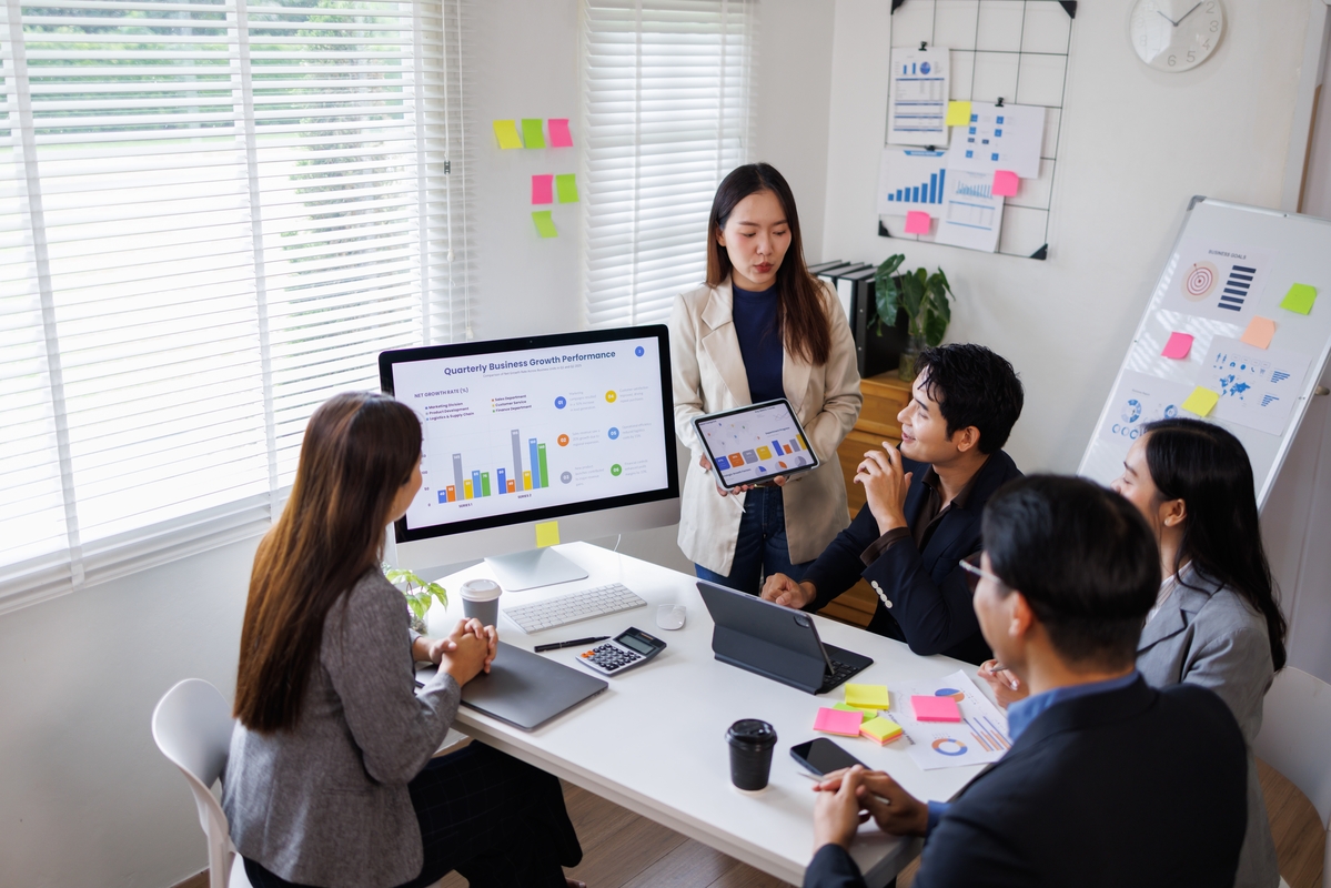 Offsite tape vaulting